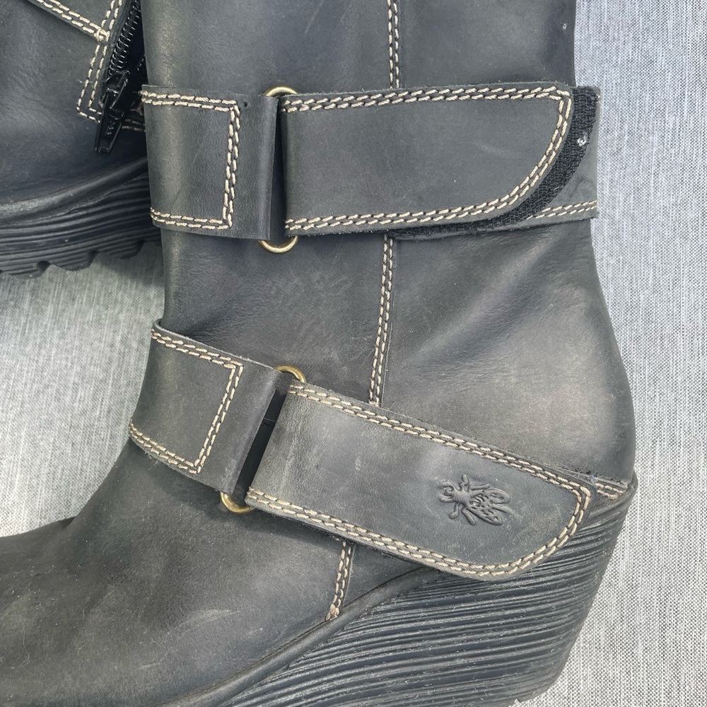 Fly London Sz 40 Boot